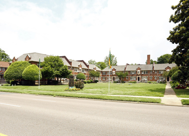 Stratford Place in Memphis, TN - Building Photo - Building Photo