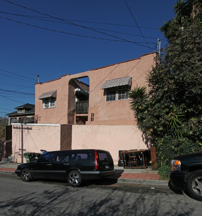 1453 Wallace Ave in Los Angeles, CA - Foto de edificio - Building Photo