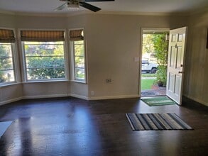 621 Eaton Dr in Pasadena, CA - Building Photo - Building Photo