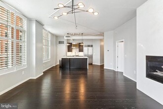 1205 N Garfield St in Arlington, VA - Building Photo - Building Photo