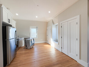 19 Maida Ter, Unit 301 in Boston, MA - Building Photo - Building Photo