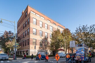 503 50th Ave in Long Island City, NY - Foto de edificio - Building Photo