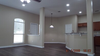 4107 Grovetree in San Antonio, TX - Building Photo - Building Photo