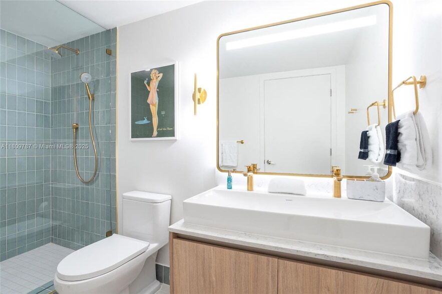 159 NE 6th St, Unit 2901 in Miami, FL - Building Photo