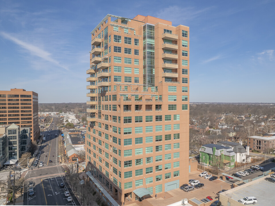 Maryland Walk in Clayton, MO - Building Photo