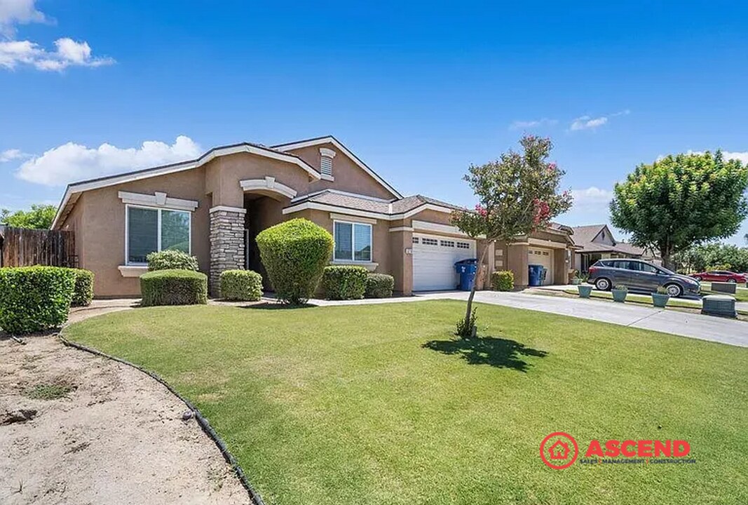 5210 Sweet Sunblaze Ave in Bakersfield, CA - Building Photo