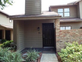 200 Parma Dr in Daphne, AL - Building Photo