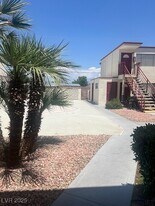 5816 Bromley Ave in Las Vegas, NV - Building Photo