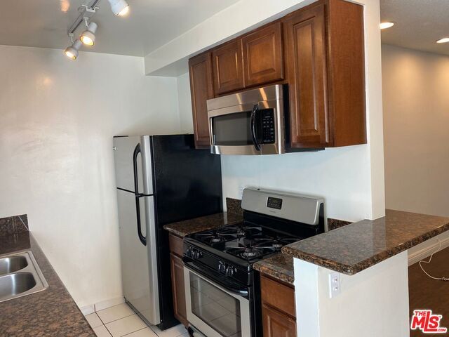 12727 Matteson Ave-Unit -7 in Los Angeles, CA - Building Photo