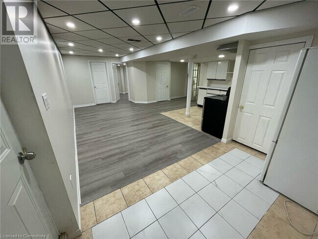 59 Bridgeport Crescent in Ancaster, ON - Building Photo - Building Photo