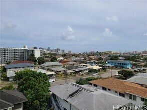 1555 Pohaku St in Honolulu, HI - Foto de edificio - Building Photo