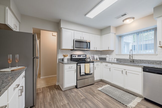 The Ascent at Farmington Hills in Farmington Hills, MI - Building Photo - Interior Photo