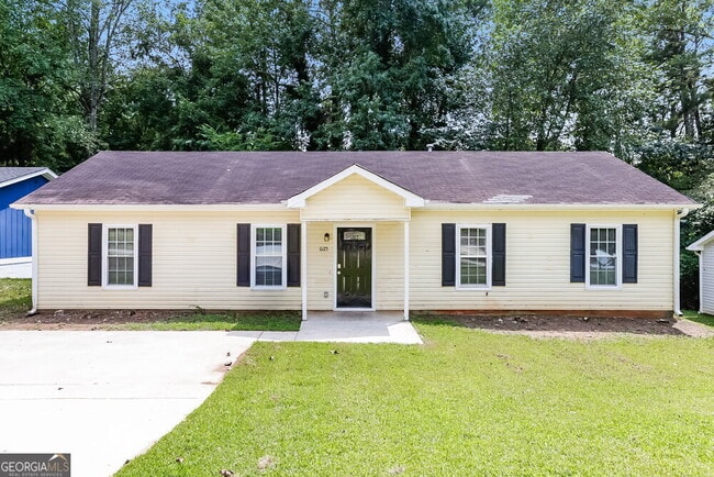 property at 6125 Pineneedle Dr SW