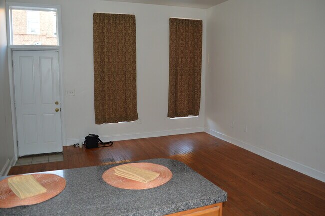 1705 E Lanvale St photo'