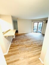 4301 W Shamrock Ln in McHenry, IL - Building Photo - Building Photo
