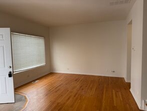 130 Creston Cir in Aurora, IL - Building Photo - Building Photo