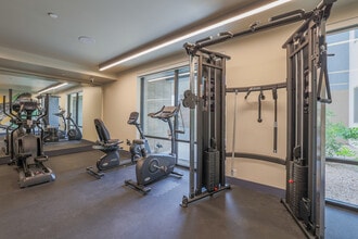 The Cascalote Senior Apartments in Glendale, AZ - Foto de edificio - Building Photo