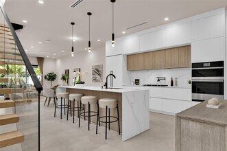 923 NE 17th Way in Fort Lauderdale, FL - Building Photo - Building Photo