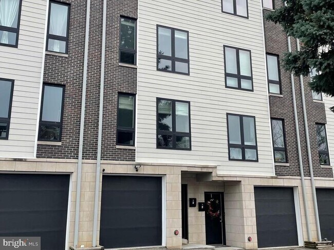3831 F St in Philadelphia, PA - Building Photo - Building Photo