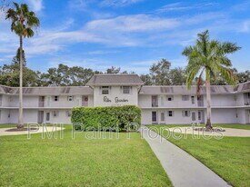 10193 N Military Trl in Palm Beach Gardens, FL - Building Photo