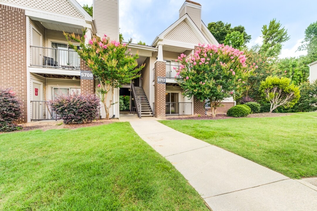 Chason Ridge Apartment Homes in Fayetteville, NC - Foto de edificio