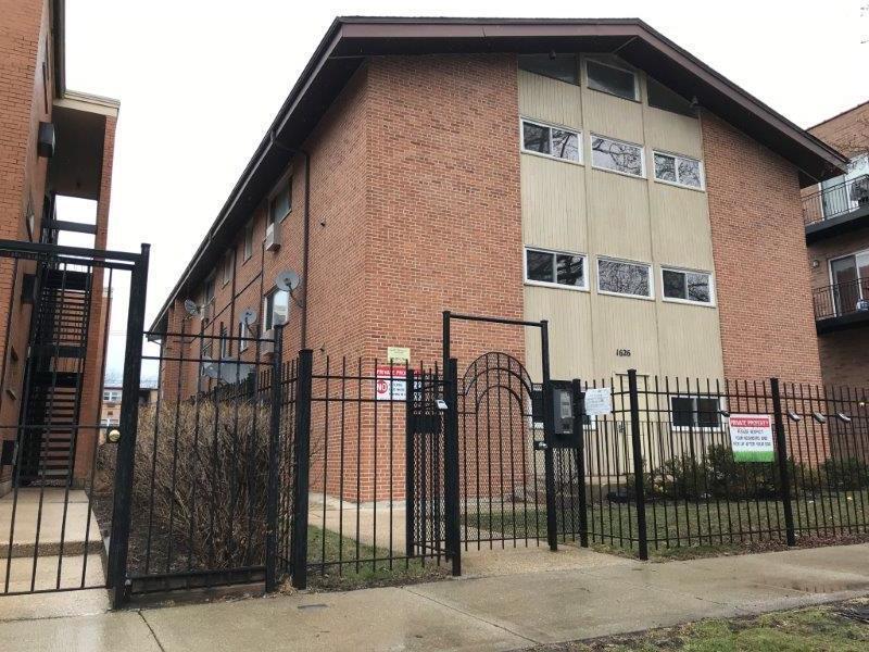 1626 W Estes Ave in Chicago, IL - Building Photo