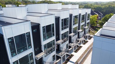 910 Youngs Ln in Nashville, TN - Building Photo - Building Photo