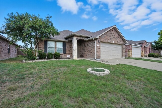 300 Fossil Bridge Dr in Fort Worth, TX - Building Photo - Building Photo