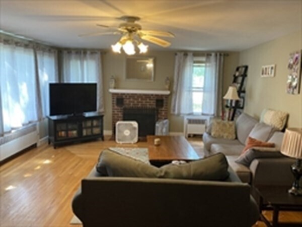 131 Worcester-Providence Turnpike, Unit 1 in Millbury, MA - Building Photo - Building Photo