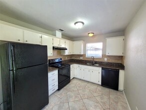 12626 Lacey Crest Dr in Houston, TX - Foto de edificio - Building Photo