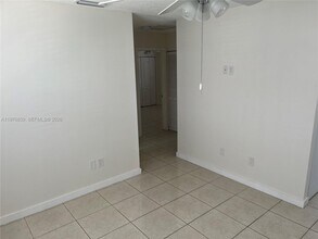 3674 SW 25th Ter in Miami, FL - Building Photo - Building Photo