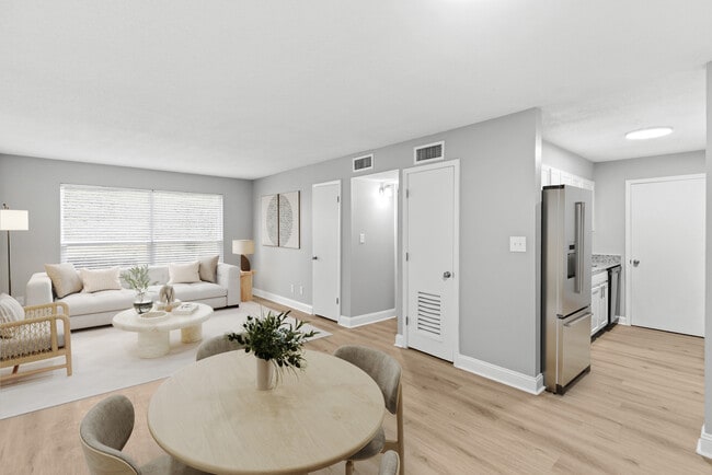 Willow Terrace Apartments in Troy, AL - Building Photo - Building Photo