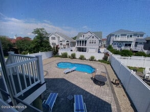 305 Newark Ave in Point Pleasant Beach, NJ - Building Photo - Building Photo