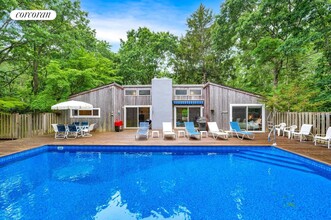 17 Rosemarie's Ln in East Hampton, NY - Building Photo - Building Photo