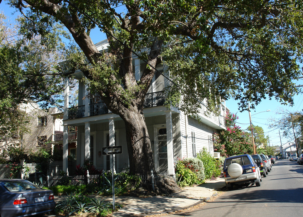 1201 Josephine Dr in New Orleans, LA - Building Photo