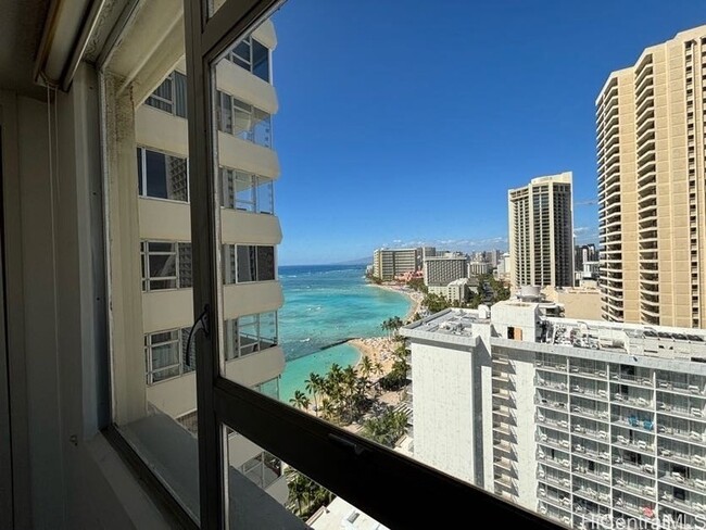 2500 Kalakaua Ave, Unit 2-708 in Honolulu, HI - Foto de edificio - Building Photo
