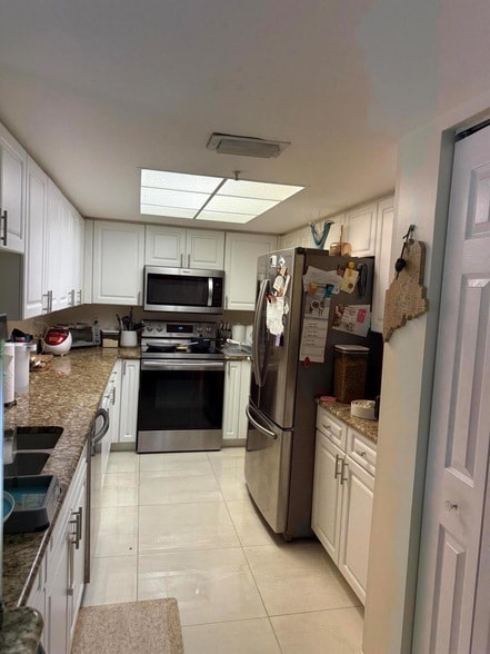 1400 Crestwood Ct S in Royal Palm Beach, FL - Building Photo - Building Photo