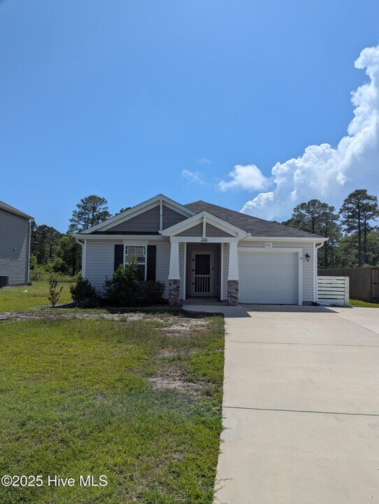 206 New Home Pl in Holly Ridge, NC - Building Photo