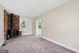 320 Printz Ave in Essington, PA - Building Photo - Building Photo