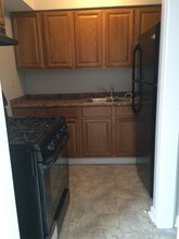42 N Claybrook St-Unit -12 in Memphis, TN - Foto de edificio - Building Photo