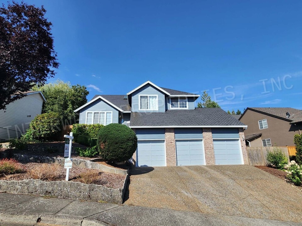 15926 SW Hampshire Terrace in Tigard, OR - Building Photo