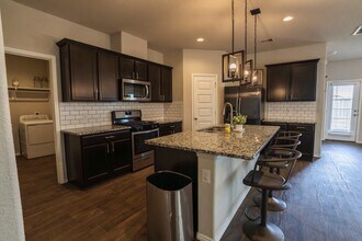 939 Petunia Falls Ln in Arcola, TX - Building Photo - Building Photo