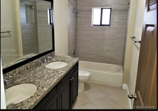 3143 SW 23rd Terrace in Miami, FL - Building Photo - Building Photo
