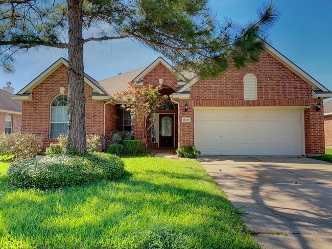 property at 18207 Linden Forest Ln