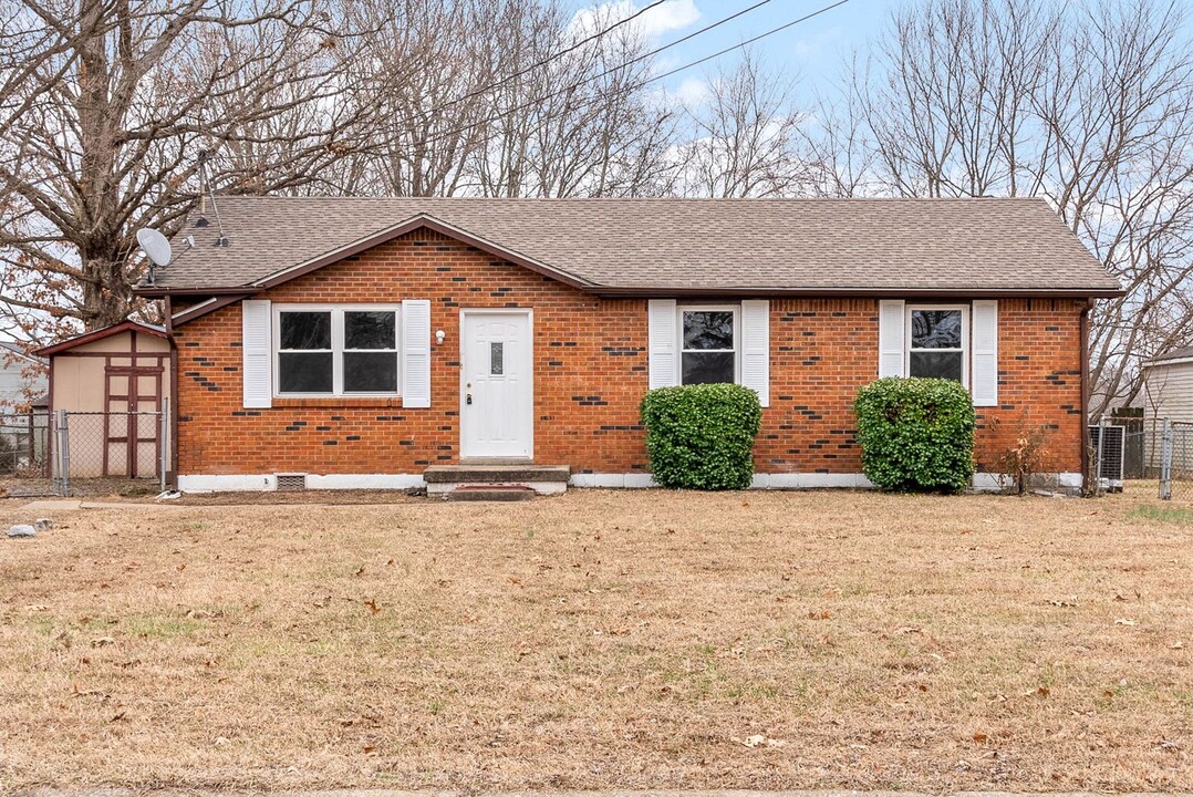 1597 Bevard Rd in Clarksville, TN - Building Photo