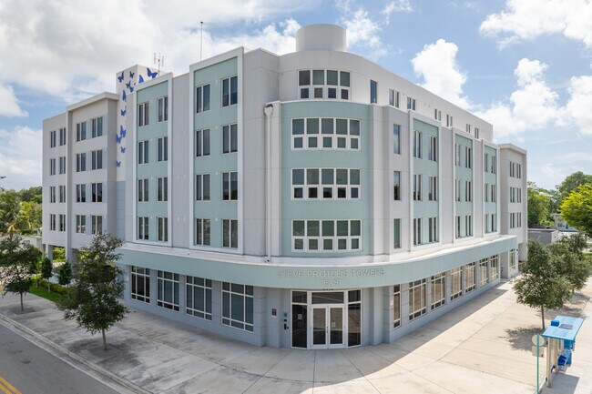 Steve Protulis Tower East in Miami, FL - Building Photo - Building Photo
