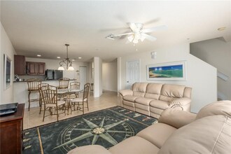5385 SE Jennings Ln in Stuart, FL - Building Photo - Building Photo