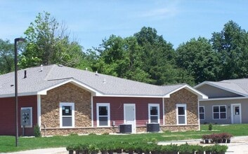 Hometown Harbor East Moline in East Moline, IL - Building Photo - Building Photo