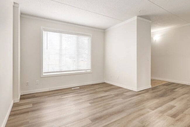 King's Alley in Calgary, AB - Building Photo - Building Photo