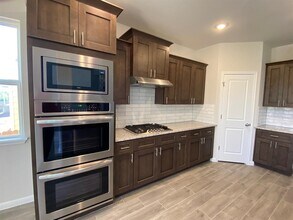 370 Bright Star Ln in Andice, TX - Building Photo - Building Photo